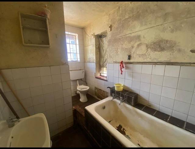 5 BEDROOM HOUSE FOR SALE IN AUCKLAND PARK